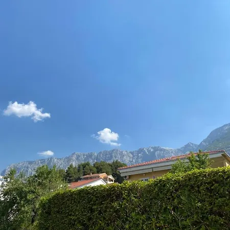 Apartment Dane Makarska