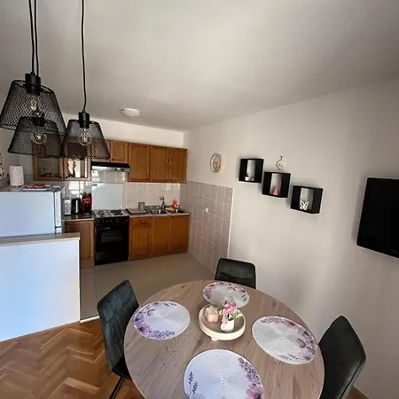 Dane Apartment *